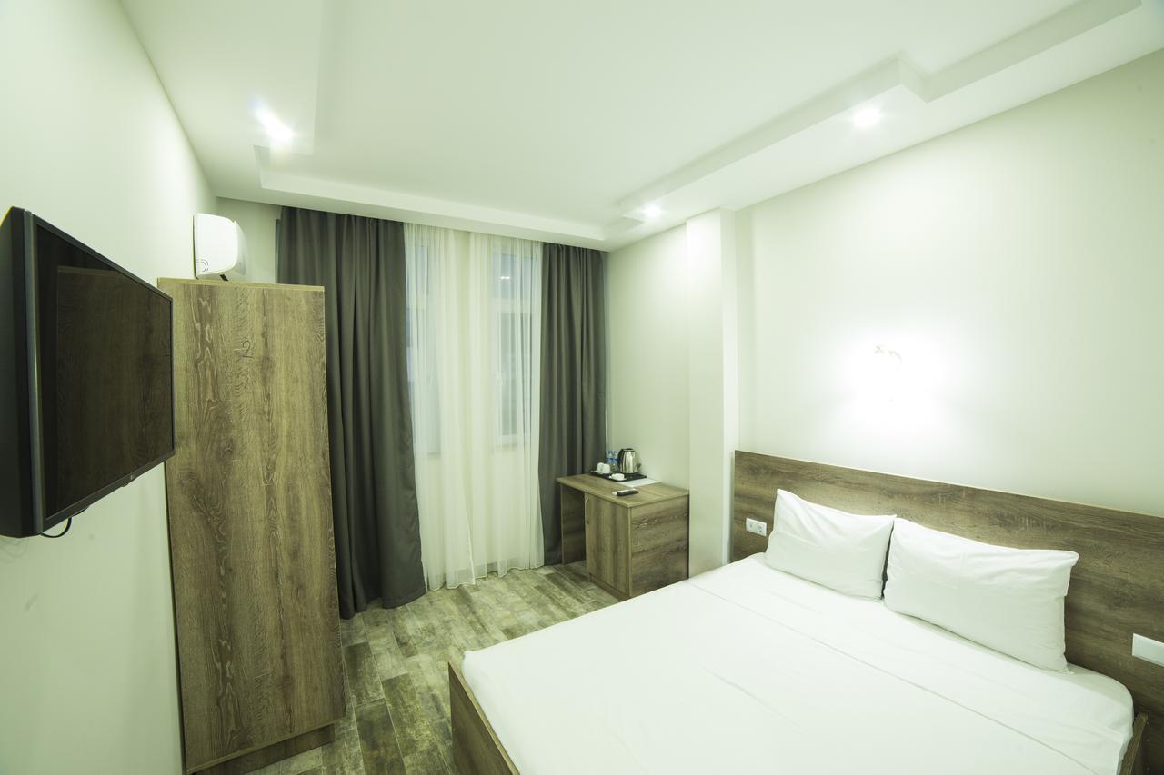 Hotel Jeal Batumi Kültér fotó