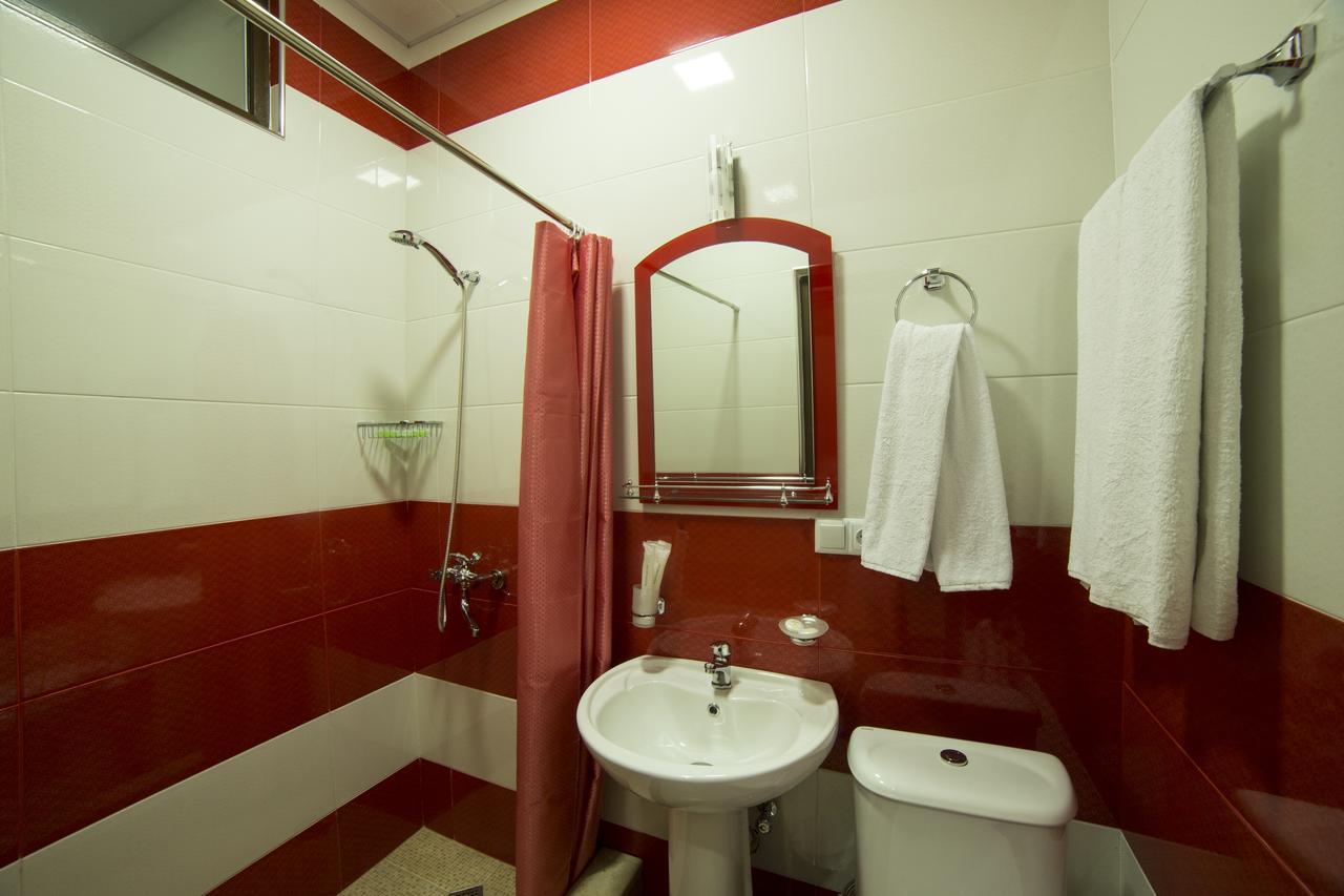 Hotel Jeal Batumi Kültér fotó