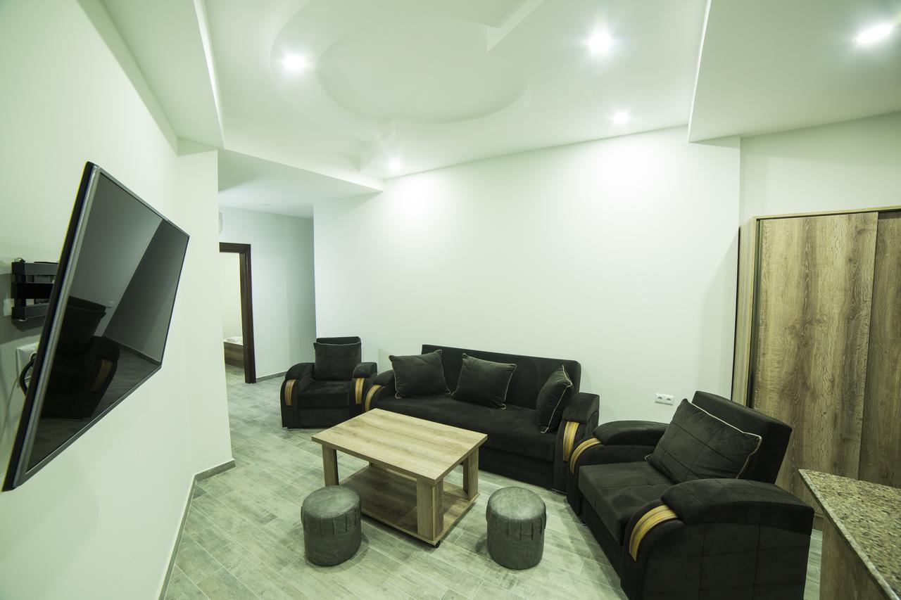 Hotel Jeal Batumi Kültér fotó