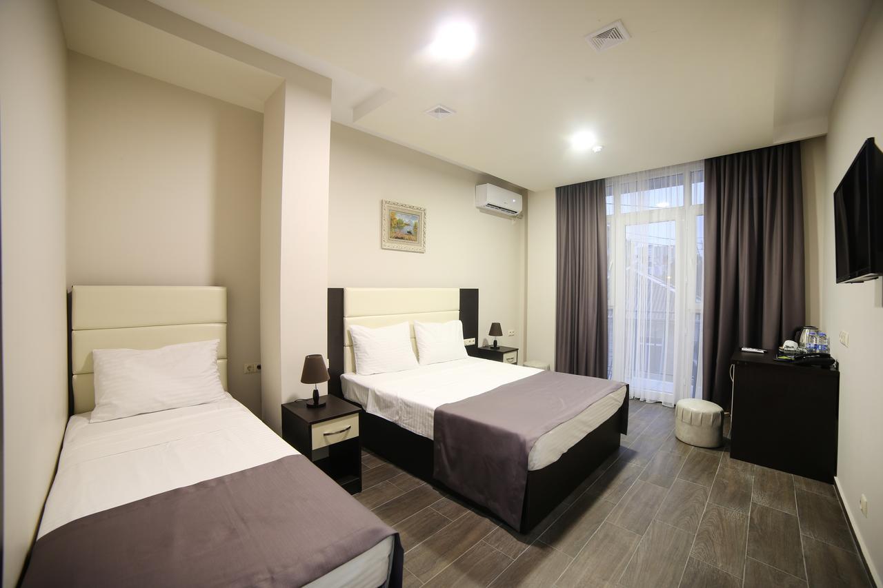Hotel Jeal Batumi Kültér fotó