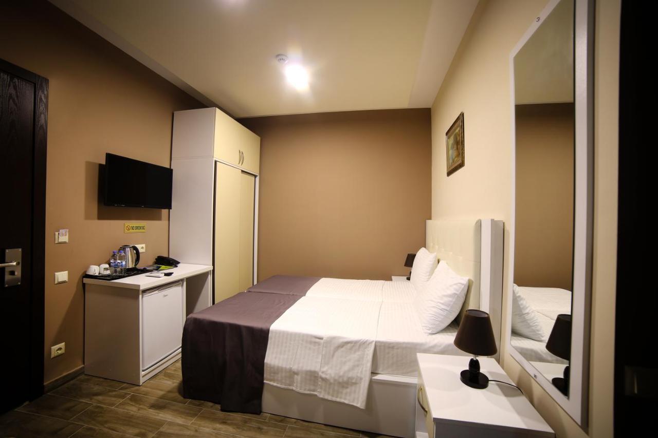 Hotel Jeal Batumi Kültér fotó