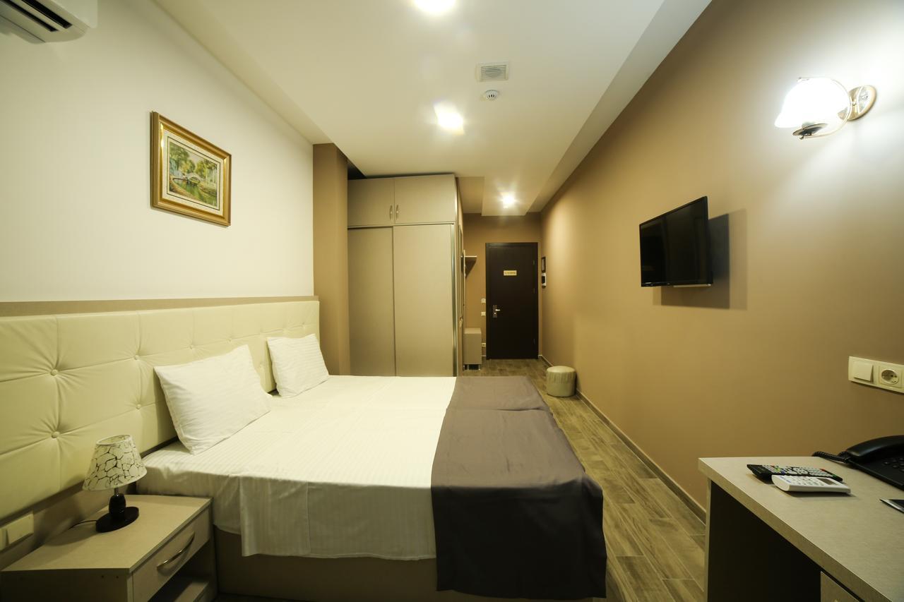 Hotel Jeal Batumi Kültér fotó