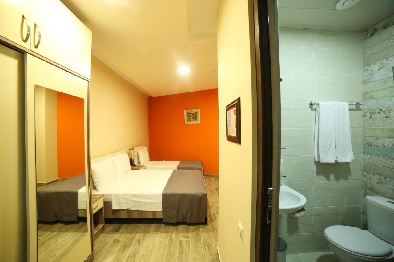Hotel Jeal Batumi Kültér fotó