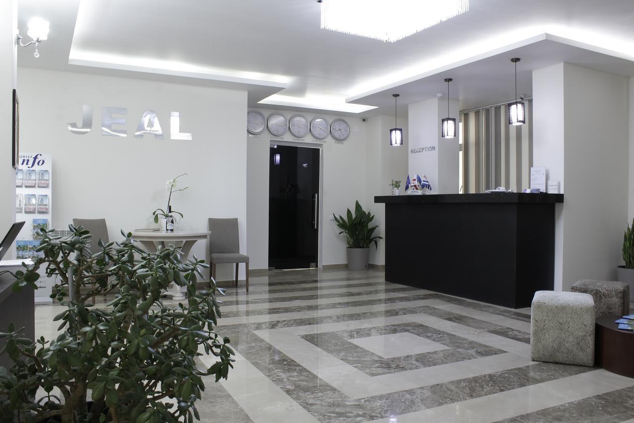 Hotel Jeal Batumi Kültér fotó