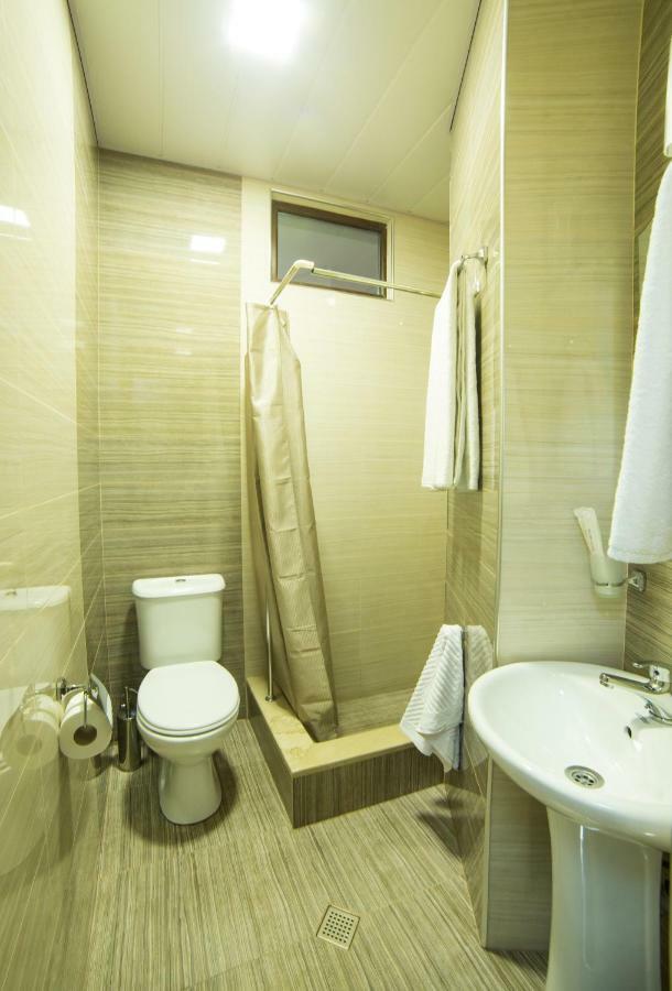 Hotel Jeal Batumi Kültér fotó